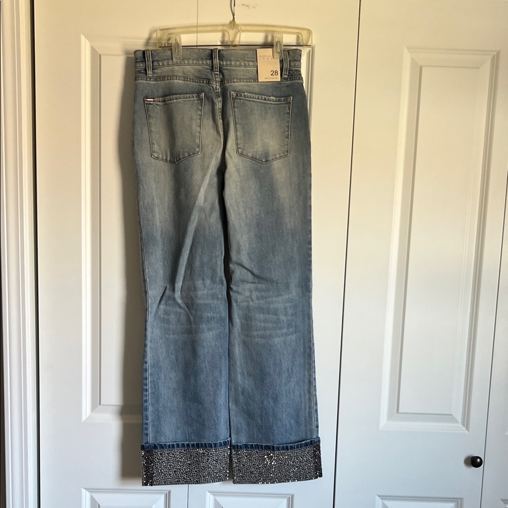 NWT Alice+Olivia Weezy jeans with Embellished Hem 28 - Picture 5 of 6